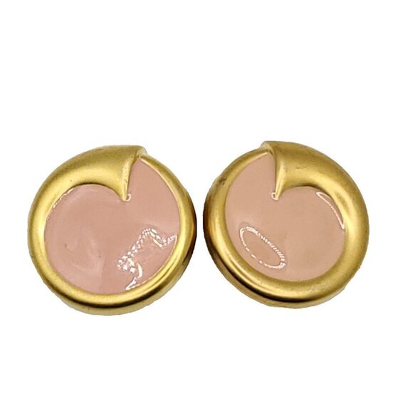Retro Pink Enamel Clip On Earrings Round Swirl Trumpet Matte Gold Tone - Picture 1 of 3